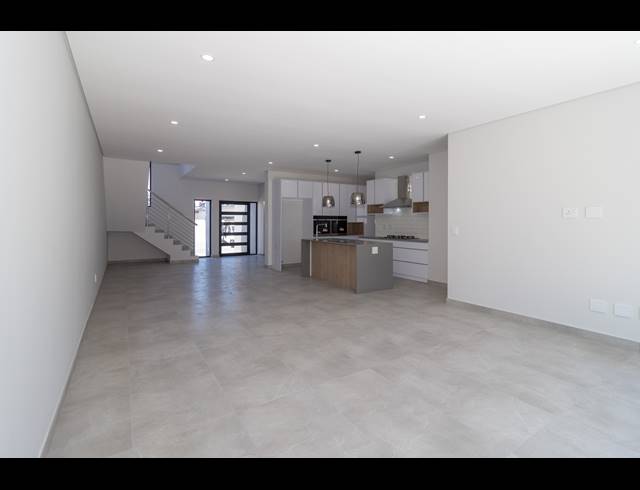4 BEDROOM HOUSE FOR SALE IN SANDOWN